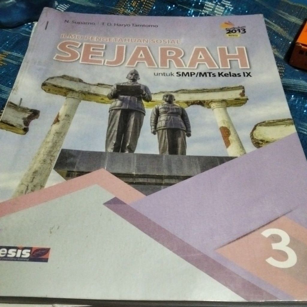 Buku IPS sejarah 3 SMP revisi esis