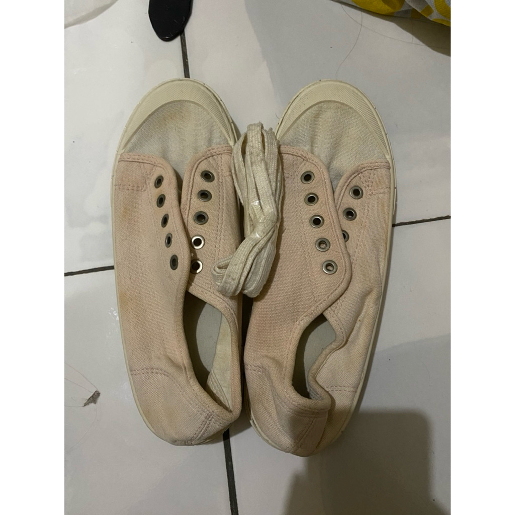[PRELOVED] Sepatu Rubi Sneakers Shoes Rubi White Pink Uk 39