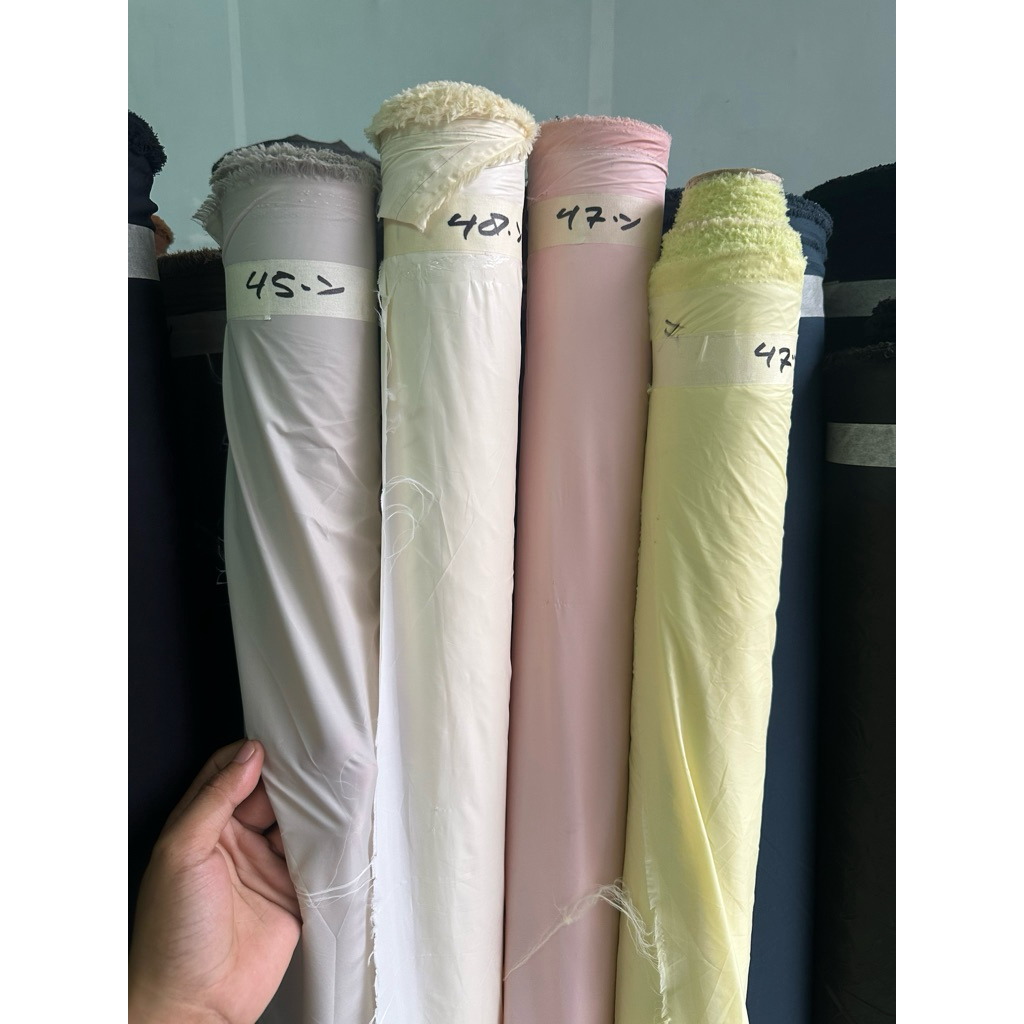 KAIN PARASUT METALIK KOREA LEMBUT COCOK UNTUK TAS JAKET DLL MURAH