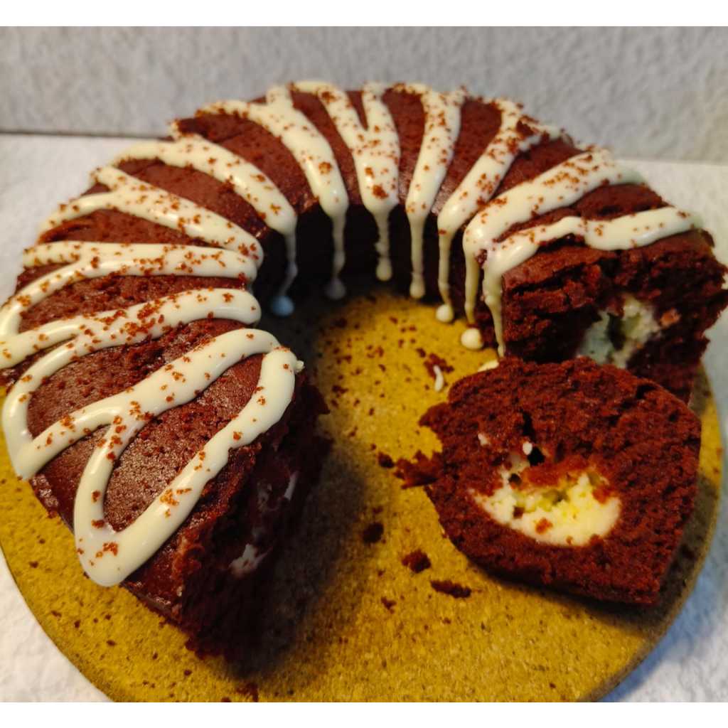 

RED VELVET CAKE WITH MELTING CHEESE BEST SELLER (PRE ORDER)