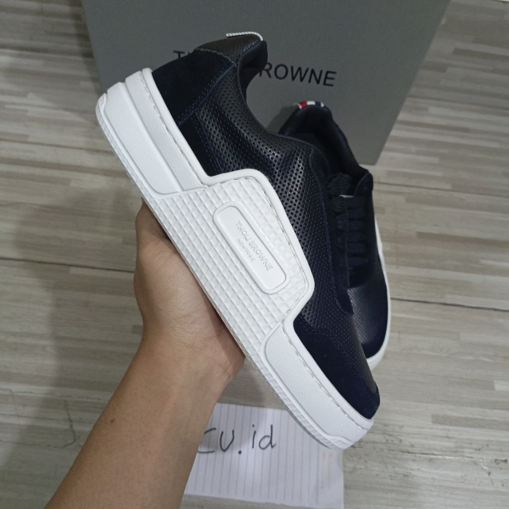 sepatu pria thom brown sneaker cowok