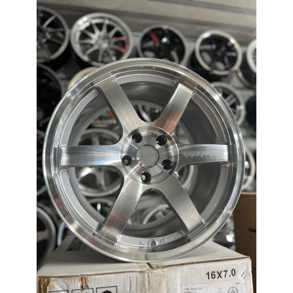 velg mobil te37 r18 full polish pcd 5x114 lebar 9,5 kondisi baru