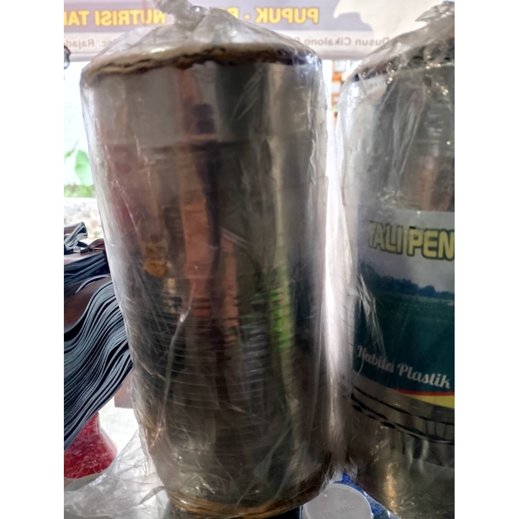 Tali Pengusir burung Pipit di sawah Tali perak