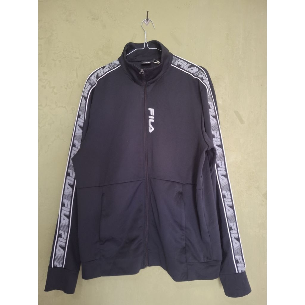 Tracktop Fila tapped hitam
