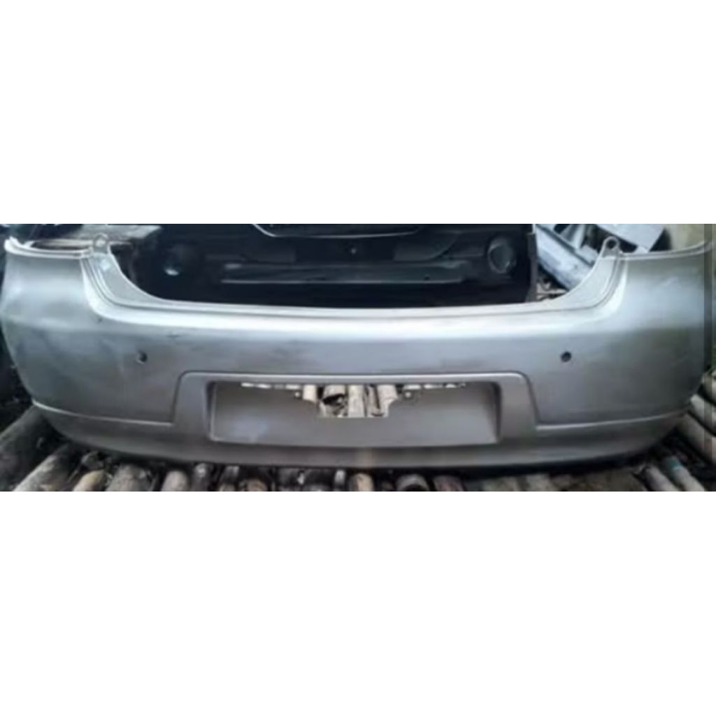 bemper belakang nissan livina 2012