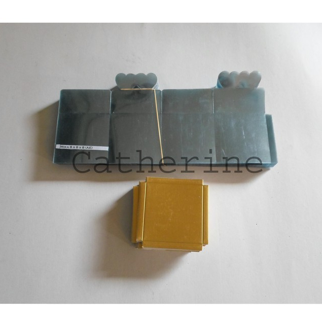 

Kotak Mika 8X8X8 Alas Emas