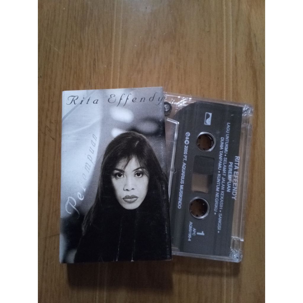 kaset pita rita effendy - perempuan
