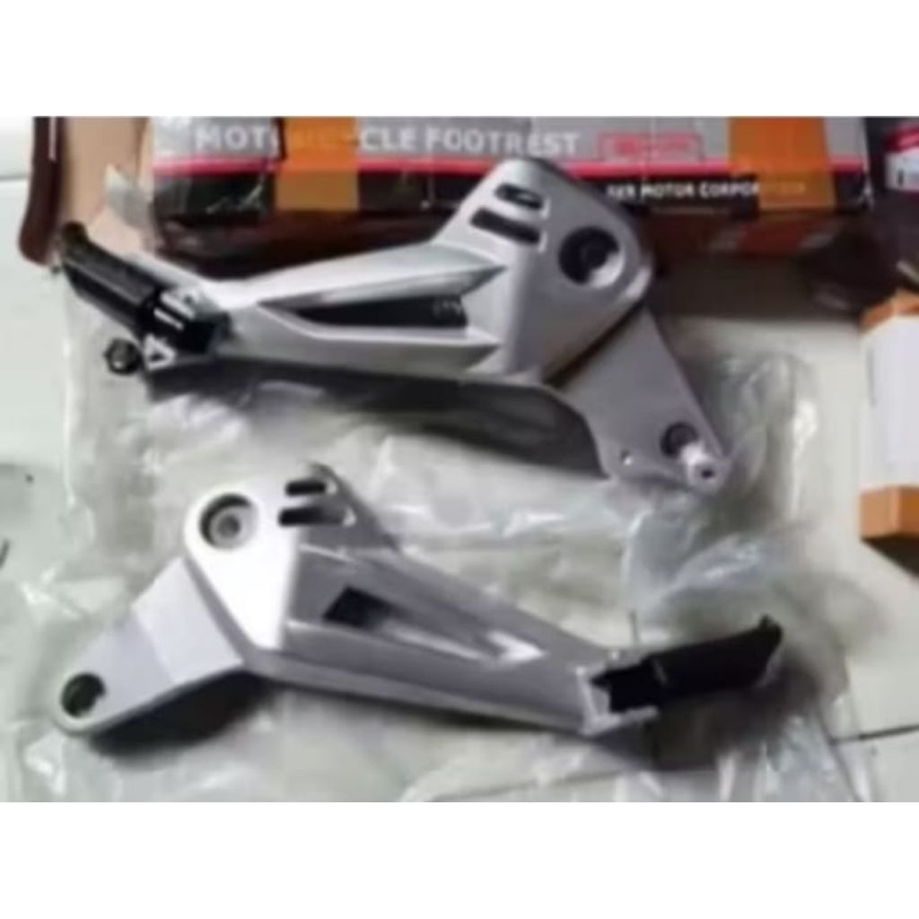 Power Footstep Belakang Supra X 125 New DD Dudukan Step Supra X 125 New Doble Disc