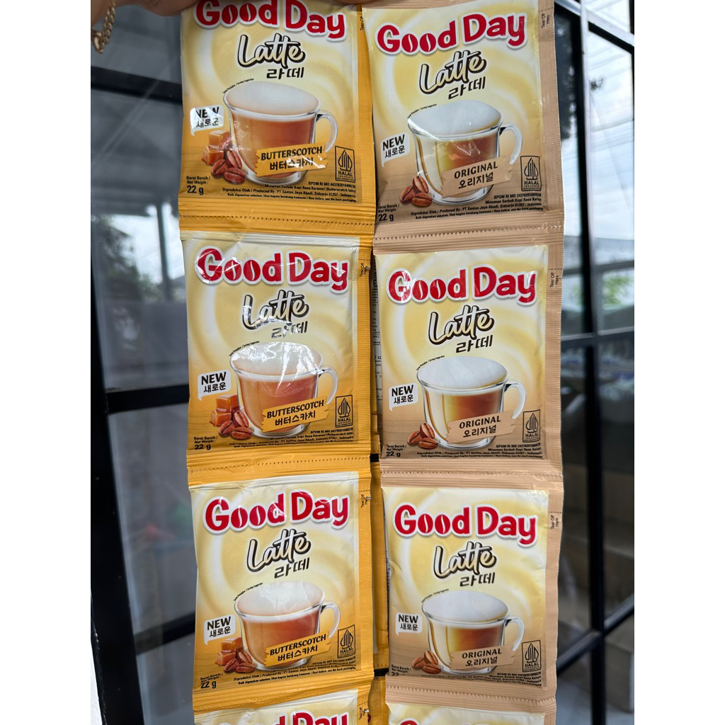 

GOOD DAY LATTE BARU 1renteng isi 10sachet ( 10 x 22gr )