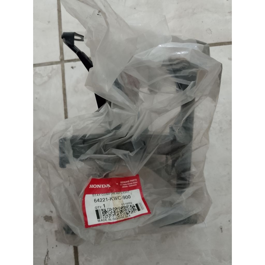 BRAKET DUDUKAN LAMPU PANEL BODY DEPAN HEADLIGHT CS1 CS 1 CS ONE 64221KWC900