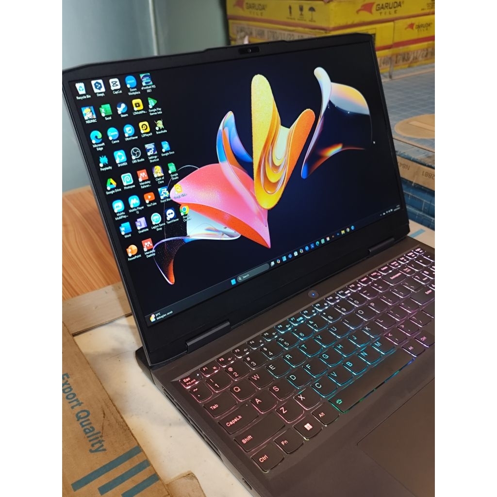 Laptop Lenovo LOQ 15IRH8 Core i5-12450H 8GB 512GB RTX 3050 6GB W11 OHS - 8GB