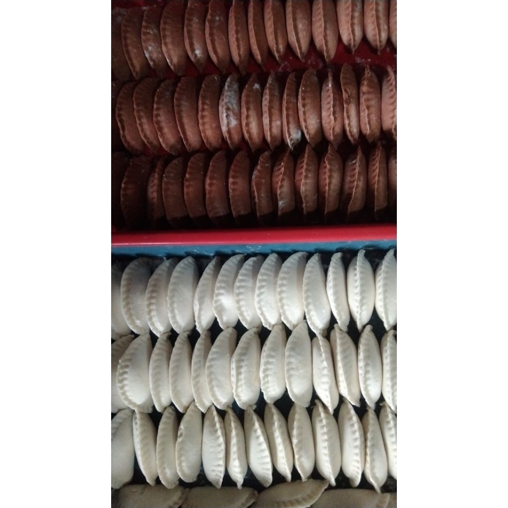 

cirengisi#ayamsuwir#cirengpedas#cemilan#coklatlumer#cirengisicoklat#snackcoklat