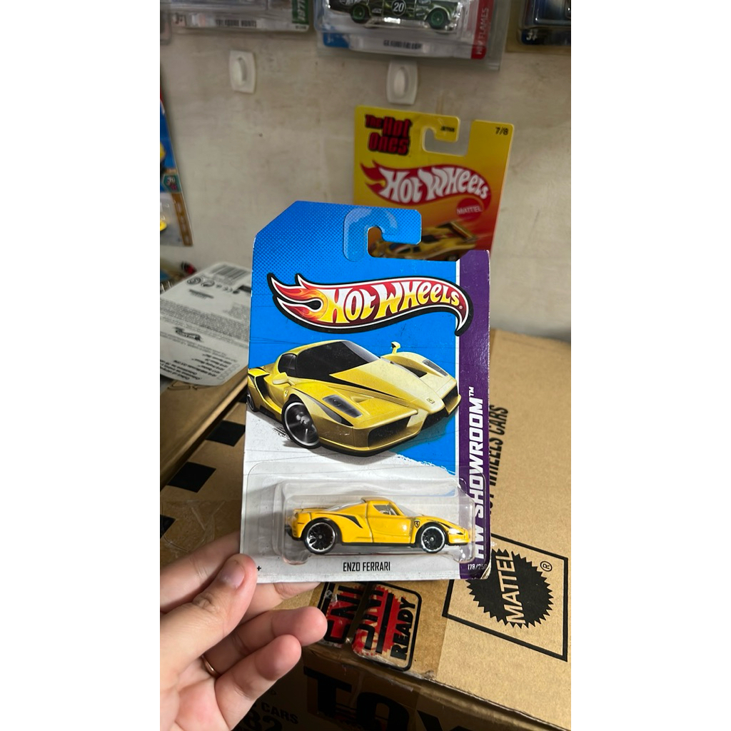 hot wheels enzo ferrari hw showroom