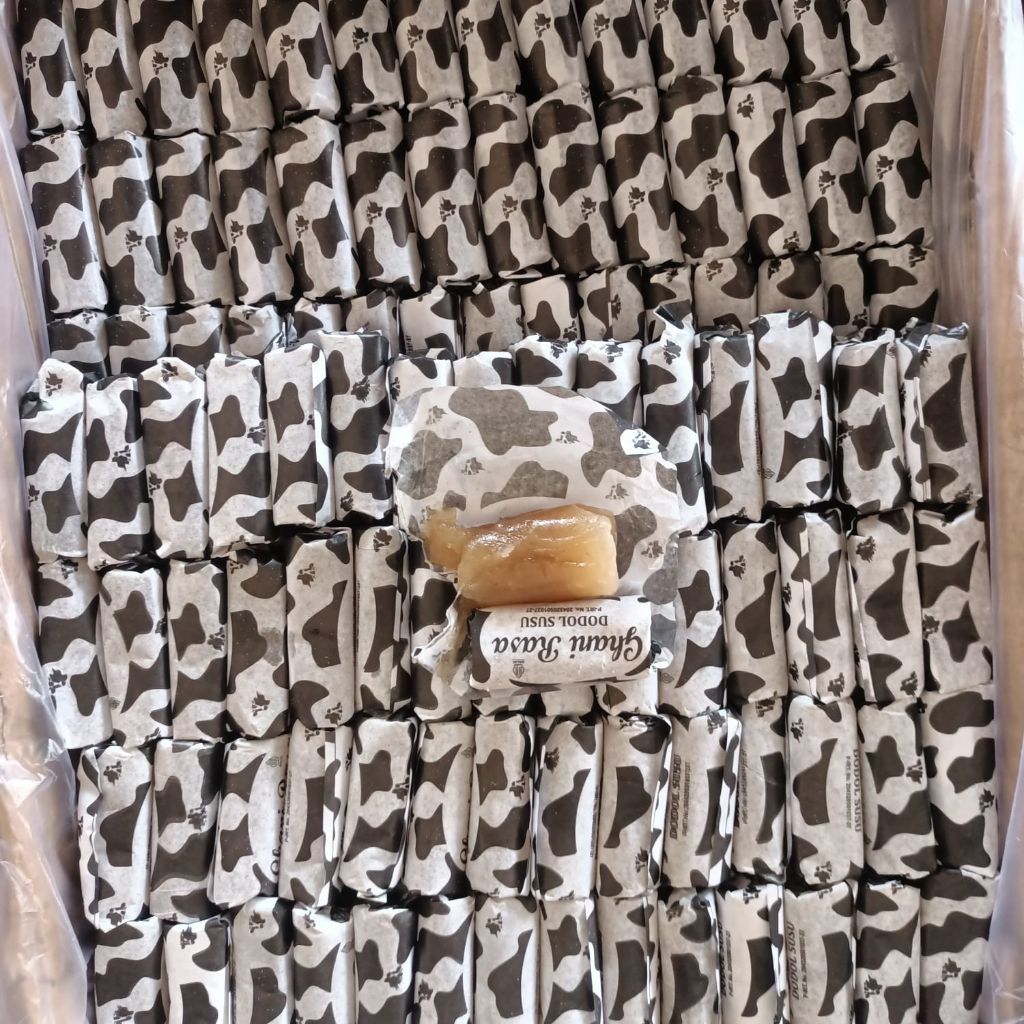 

promo Dodol rasa susu segar kekinian 1kg juaranya dodol khas Garut yg enak manis legit fresh