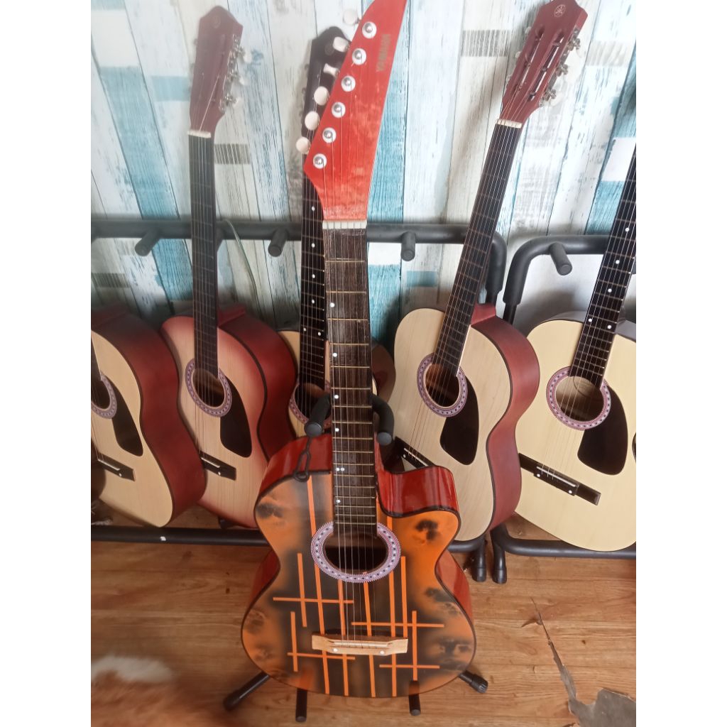 OLSHOP BANJARMASIN-Gitar akustik elektrik Yamaha FG320 limited edition bunyi & kualitas mantap