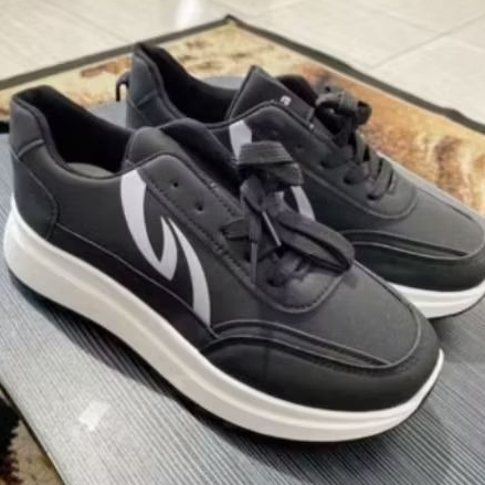 preloved sepatu sekolah zeodda hitam (size 38)