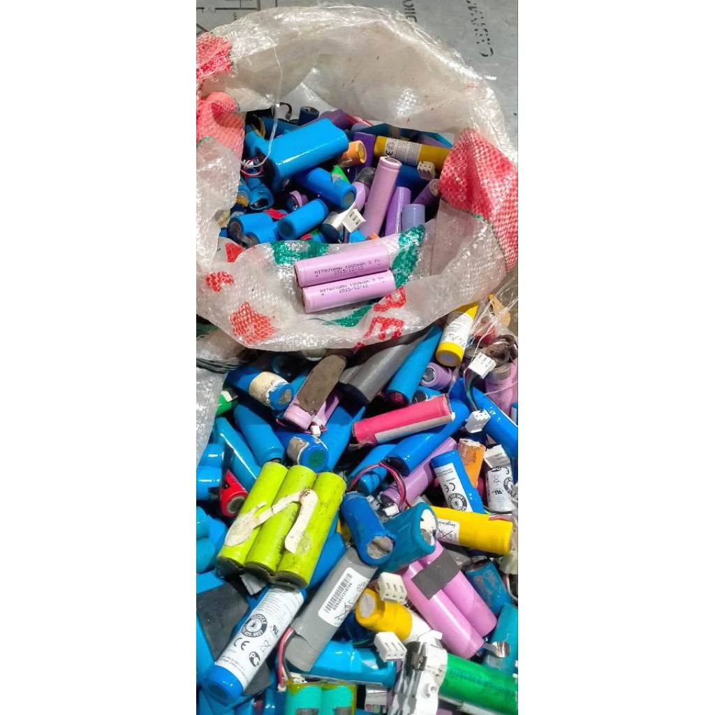 Baterai 18650 1kilo Gambling Mulus