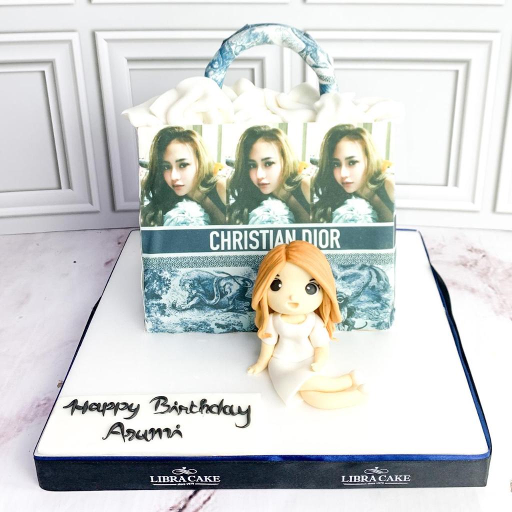 

Kue Ulang tahun/Birthday cake/Kue ultah tema Tas/Tas Cake/Kue tas/Kue Birthday Jakarta