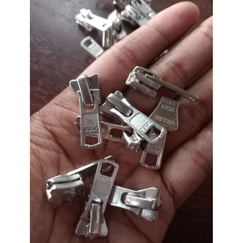 kepala resleting vislon No.5 ykk