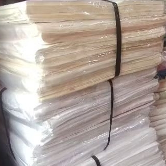 

Kertas LITO Warna Putih Gading Grm18 Ukuran 40x40