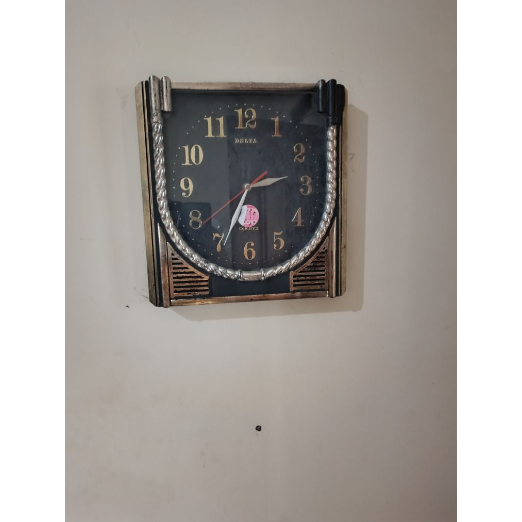 jam dinding jadul merk delta minus tidak bunyi