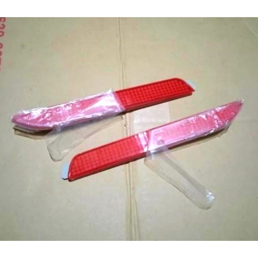 Lampu bemper belakang reflektor mata kucing [Original] mobil toyota innova tahun 2005 2006 2007 2008
