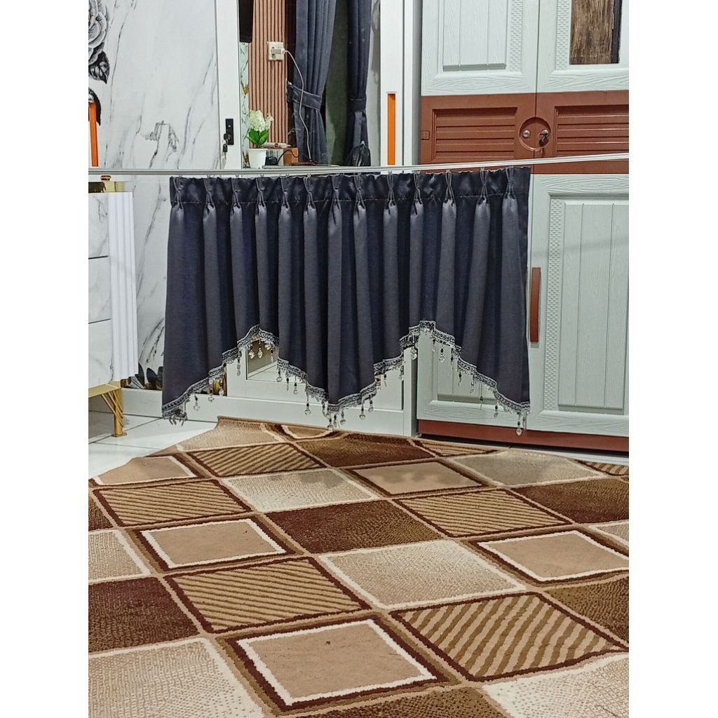 Poni Gorden saja rumbai jendela dan pintu