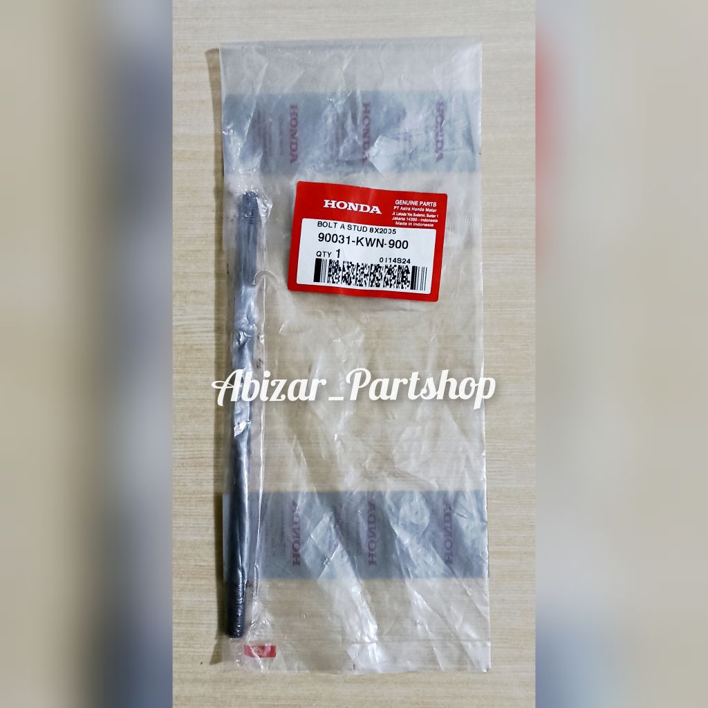 90031KWN900 Bolt A stud 8x2005 / baut tanam crankcase R kanan vario pcx 125 150 / baut tanam tusuk s