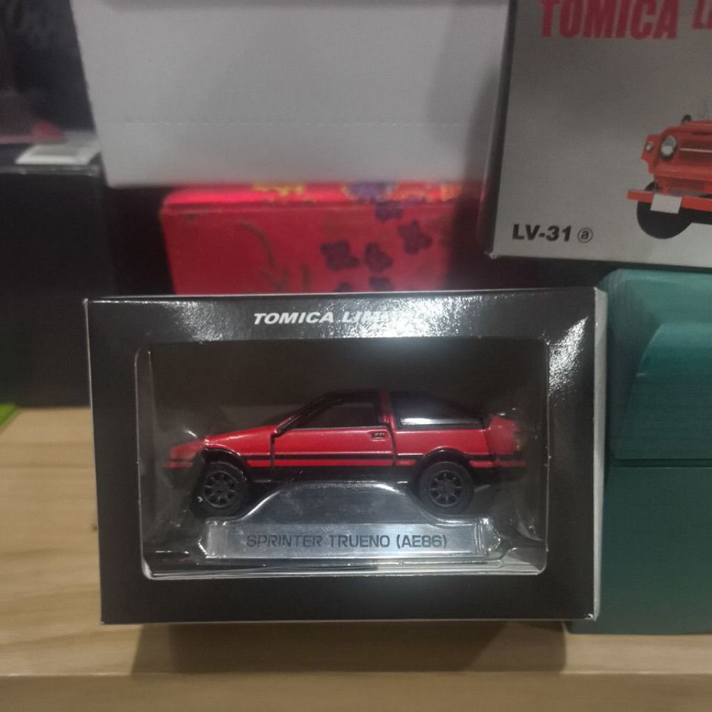 Tomica Limited Toyota Sprinter Trueno AE86 Giftpack Corolla no number Merah Hitam
