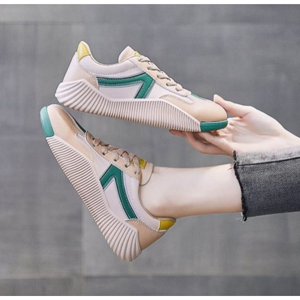 Sepatu jalan wanita produk original import