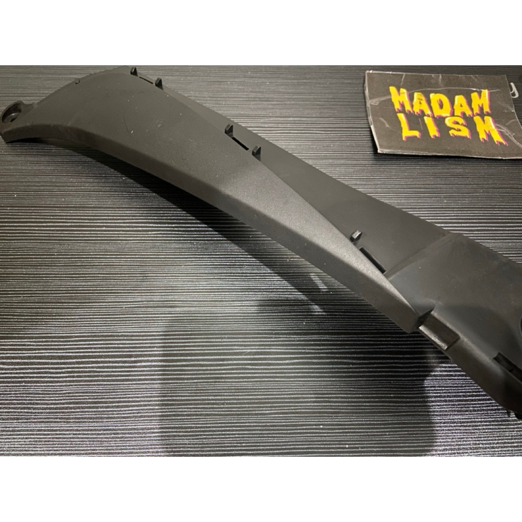 COVER R FR LEG SHIELD-SAMBUNGAN SAYAP LUAR BODY SAMPING HONDA SUPRA X 125 PGM FI, 100% ORIGINAL AHM