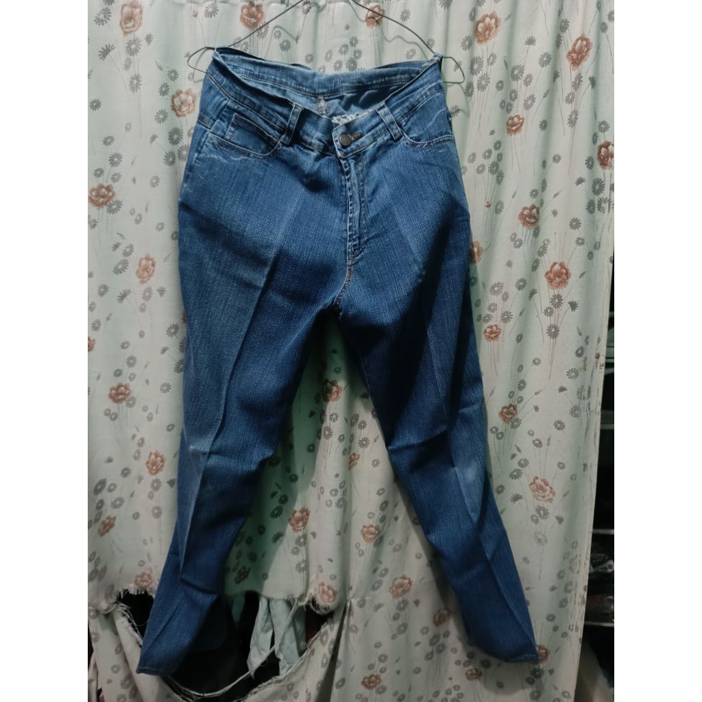 celana levis wanita