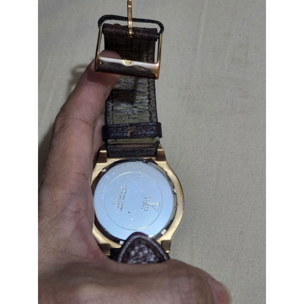 Preloved Jam Guess Pria