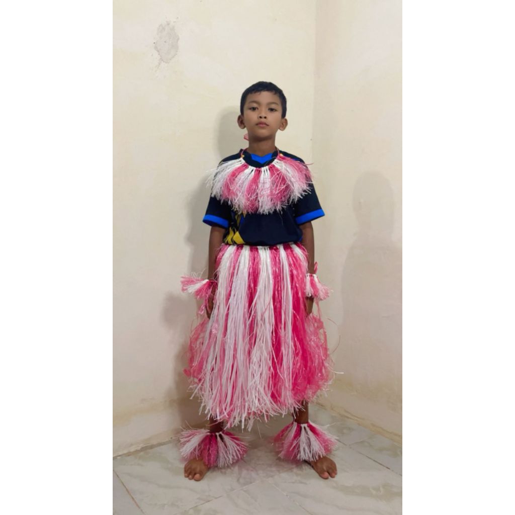 kostum rumbai tali rafia karnaval 17 agustusan merah putih sepaket