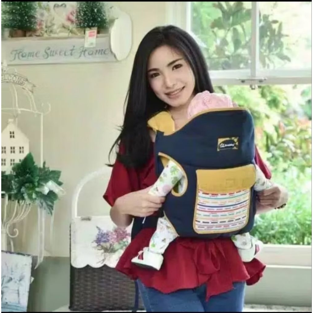 Snobby Gendong Bayi