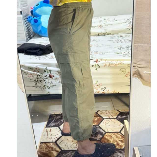 preloved cargo pants uniqlo