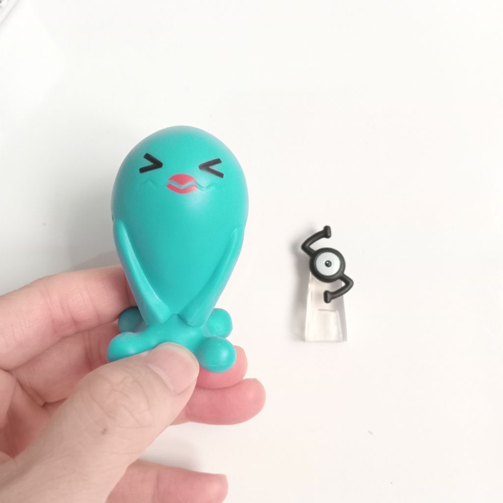 pokemon scale world johto vol 1 wobbuffet female & unown S