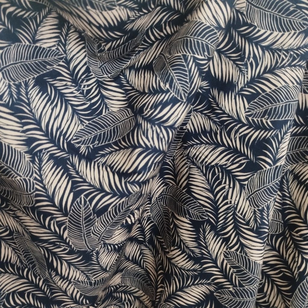 Kain Katun Poplin Motif Abstrak Daun Premium – Cocok untuk Gamis, Dress,Kemeja & Baju Anak - Kain Ka