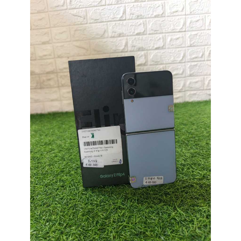 Samsung Galaxy Z Flip4 A7   8/128GB