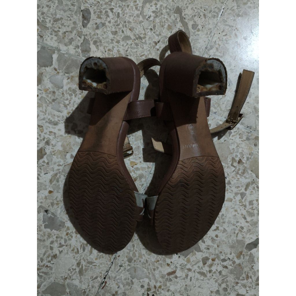 Sepatu sandal oberm***
