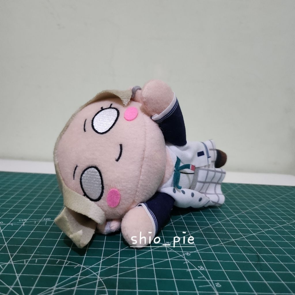 Love Live Nijigasaki nesoberi mini Mia Taylor winter seifuku plush toy boneka