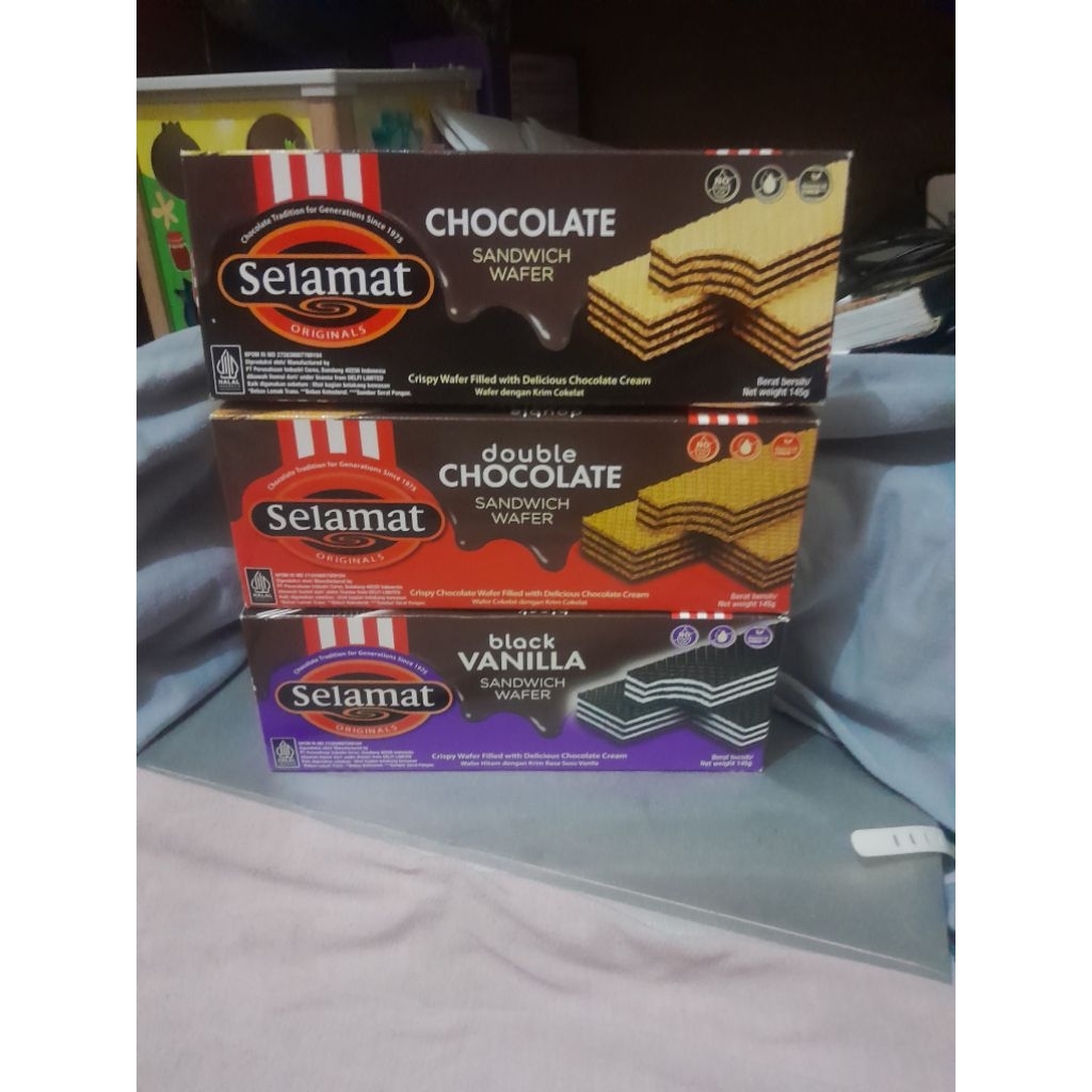 

Wafer Selamat coklat double coklat black vanila 145gr