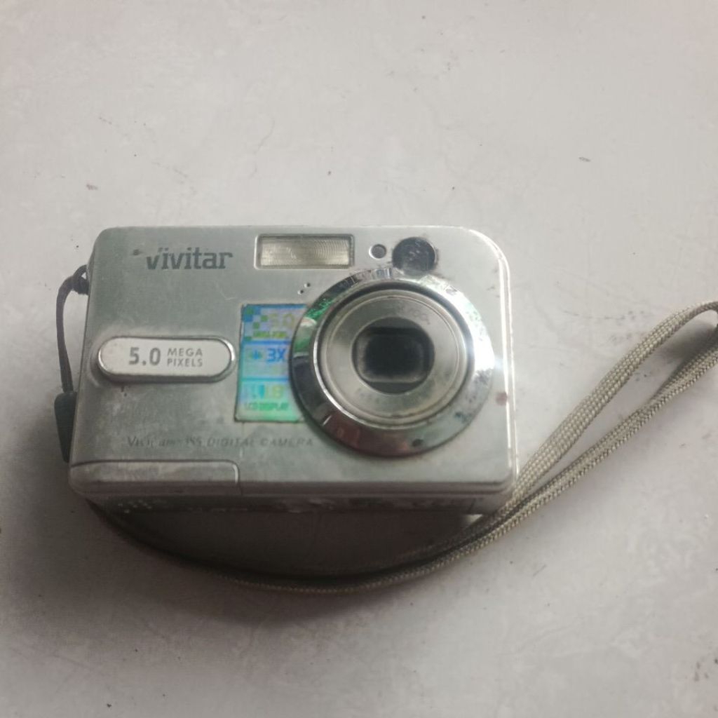 CAAMERA DIGITAL VIVITAR MATI