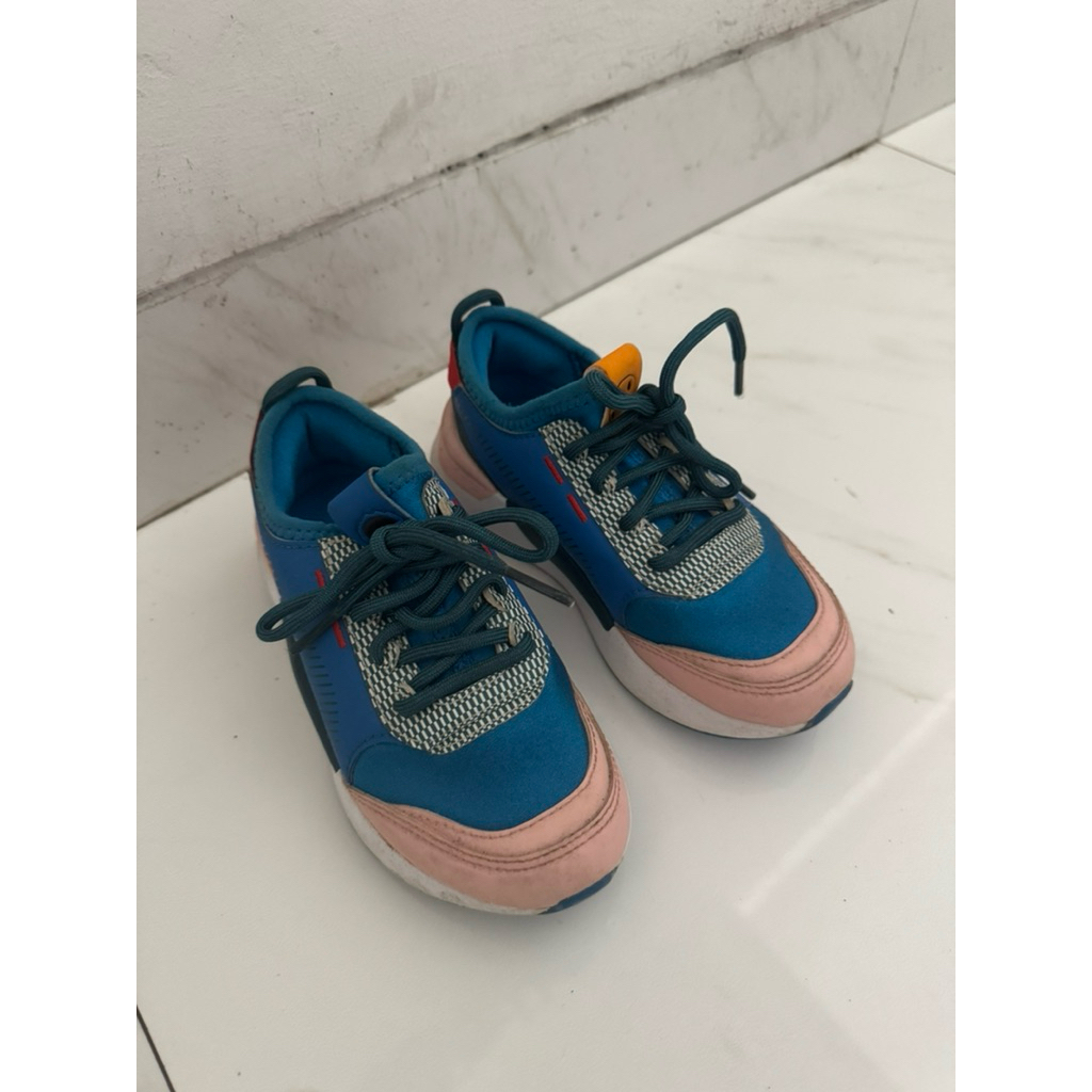 sepatu anak sekolah puma preloved