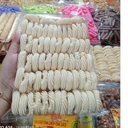 

KUE SAGU IRUT KEMASAN 500GRAM