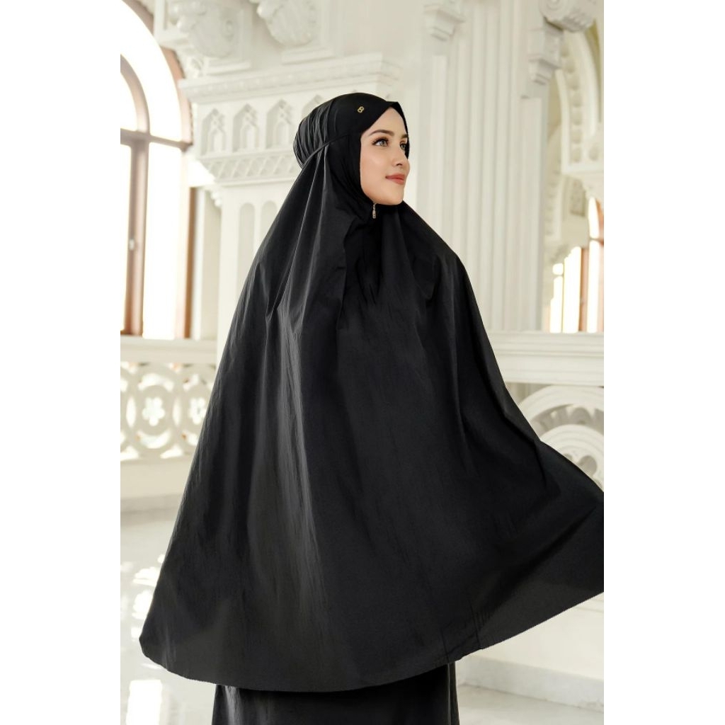 Buttonscarves Capsule Prayer Robe Black