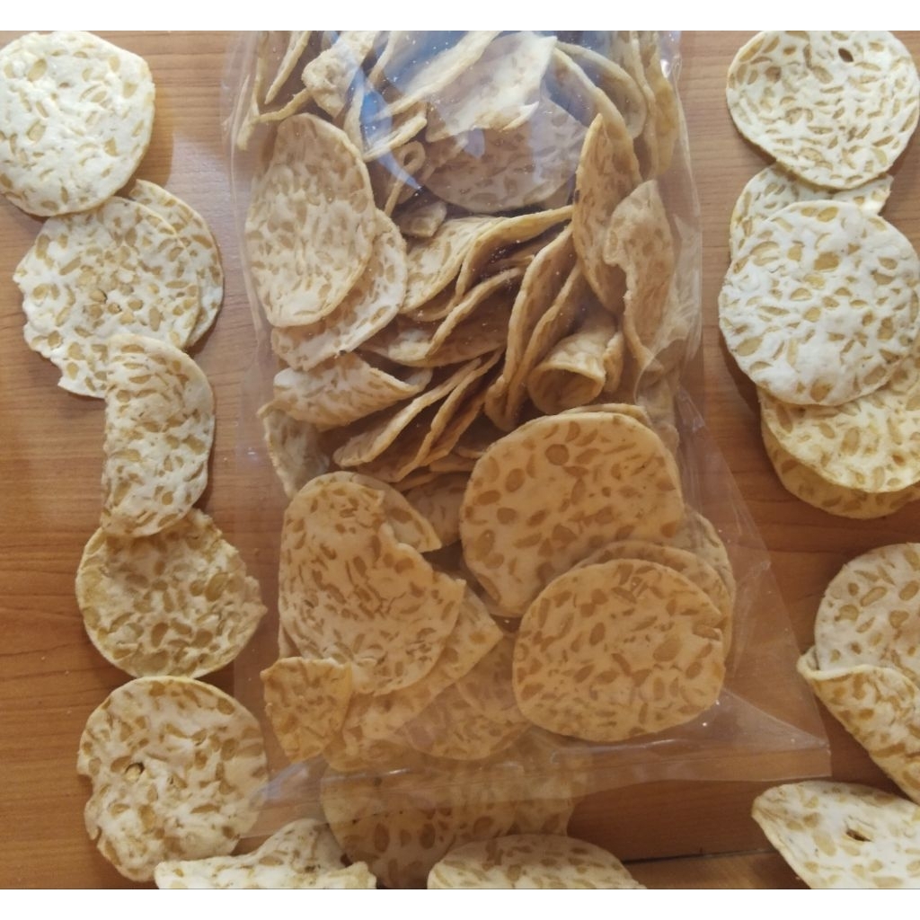 

Tempe Sagu Gurih Renyah 250g | Cemilan Keripik Tempe Oleh Oleh Tradisional | Oleh Oleh Khas Bandung