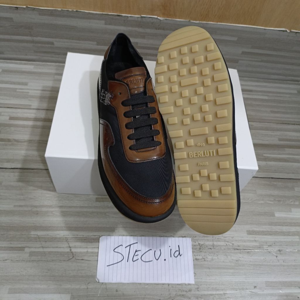 sepatu pria berluti sneaker cowok