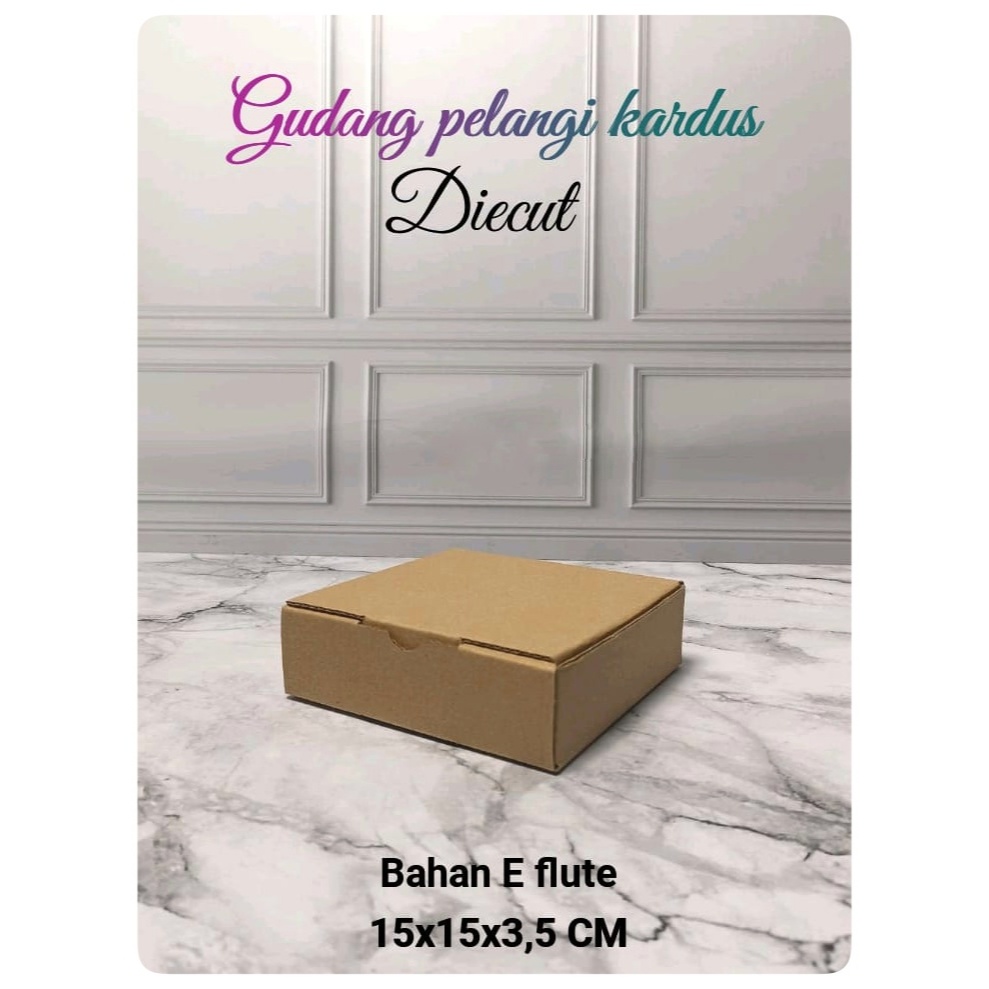 

kardus karton box Uk. 15x15x3,5 cm...model die cut/pizza