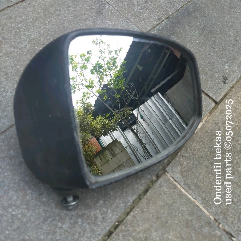 spion original kanan Toyota Avanza tipe E transmover 2012 tanpa kaki